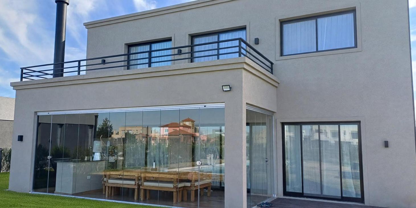 Foto de Casa en Venta 4 ambientes en San Sebastian Area 7 Pilar 4 cocheras, imagen 2