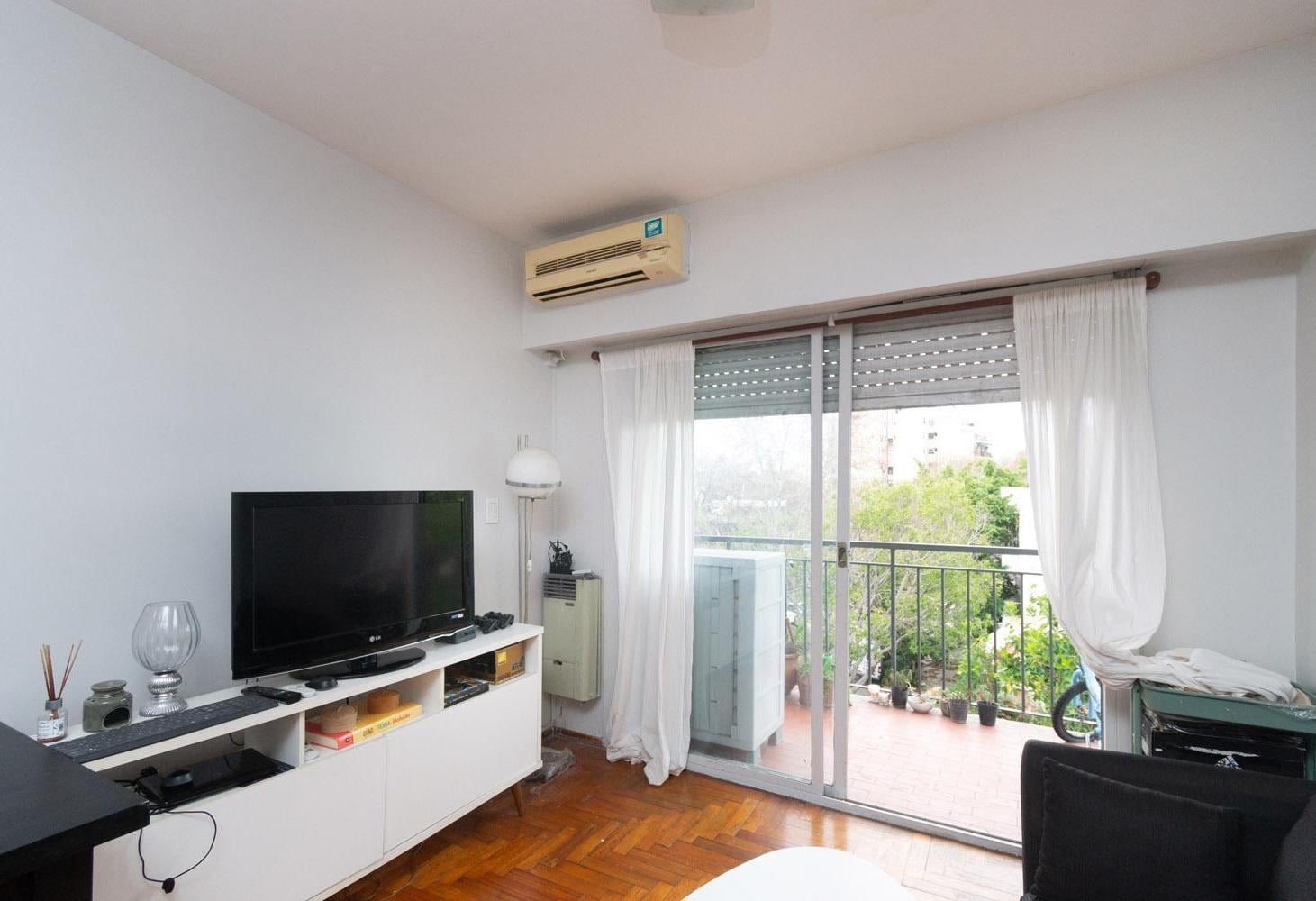 Foto de DEPARTAMENTO en VENTA 2 ambientes Villa Urquiza con balcón, imagen 2