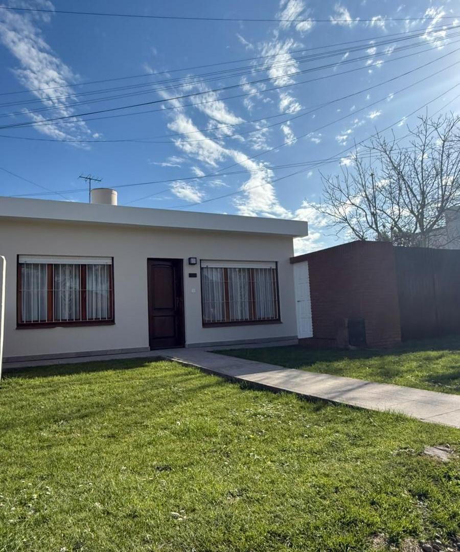 Foto de Casa americana de 2 dormitorios con garaje en Barrio El Gaucho Mar del, imagen 1