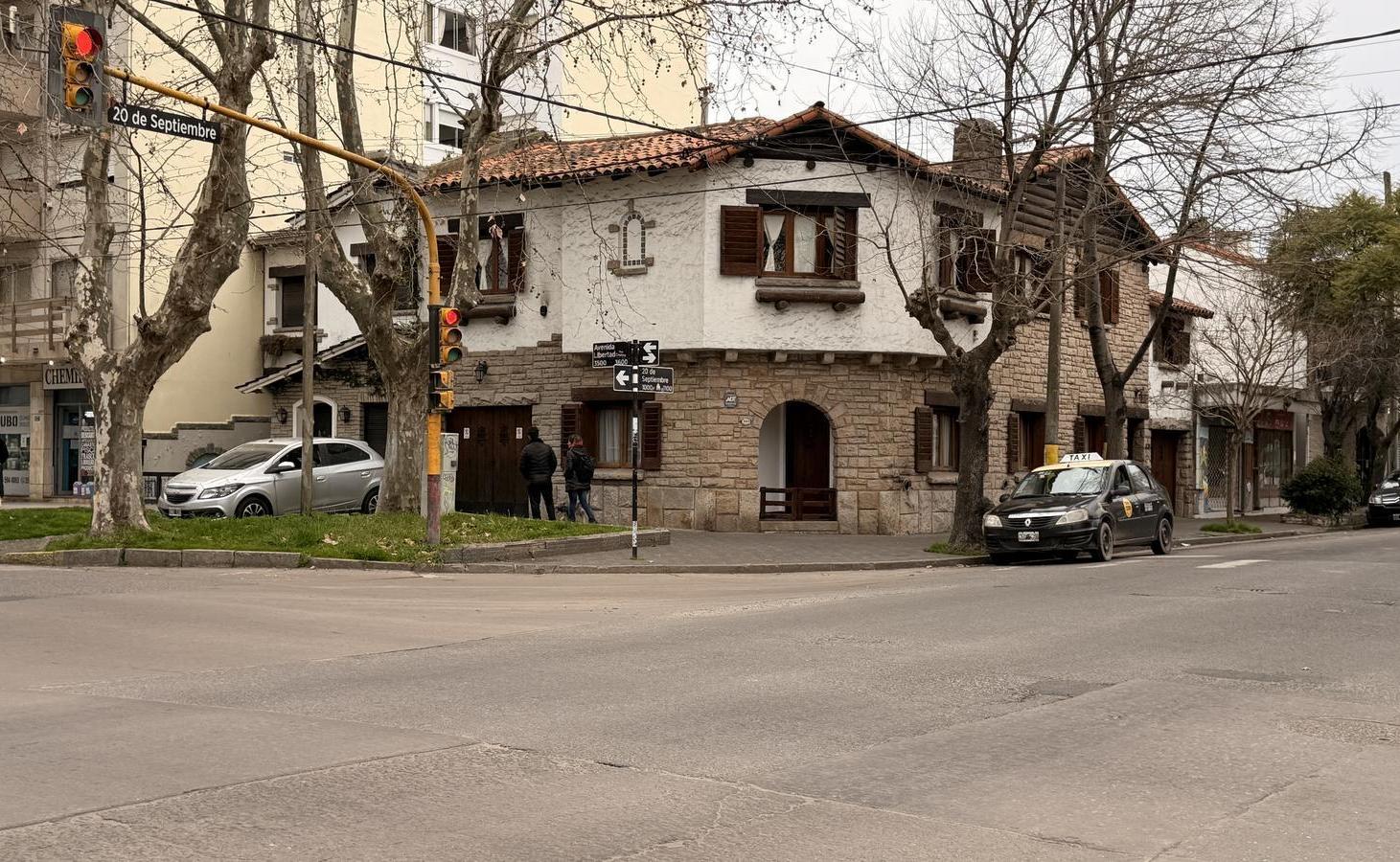Foto de Casa en PH en venta - Excelente esquina sobre Avenida Libertad - Mar, imagen 1