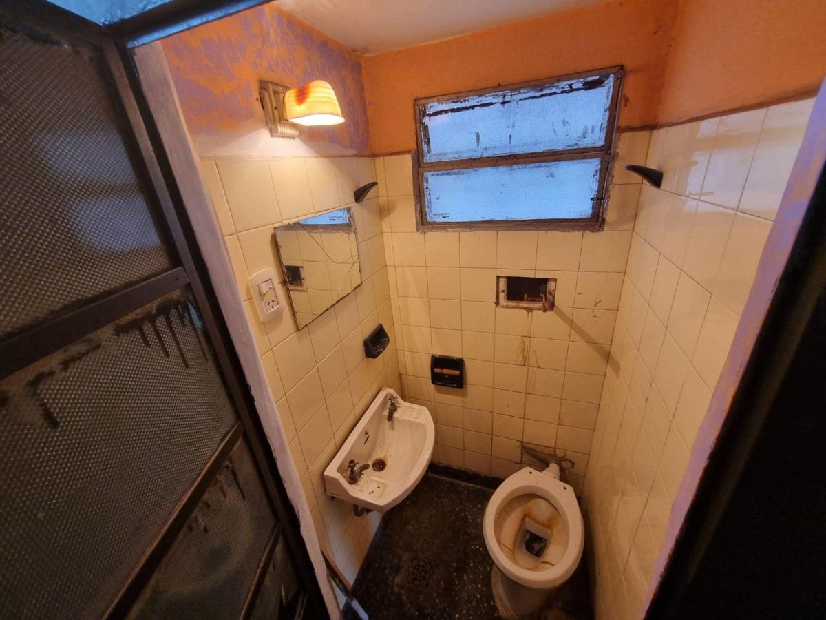 Venta de Casa de 6 Amb y Local en Lomas de Zamora 2