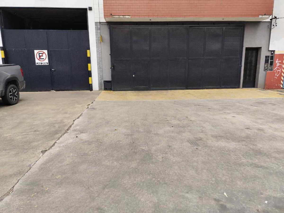 Galpon con Departamento Venta en Valentin Alsina 4