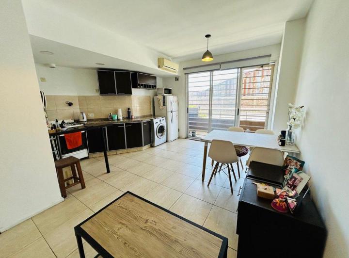 Departamento 2 ambientes con balcon venta Lanus 4