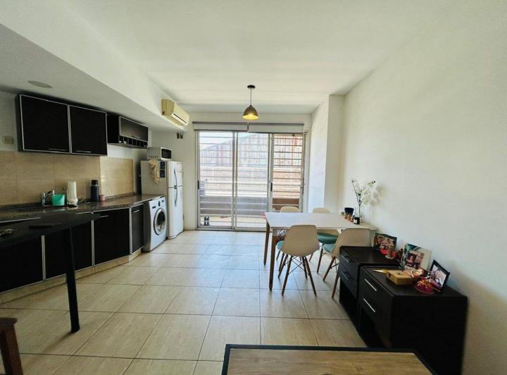 Departamento 2 ambientes con balcon venta Lanus 2
