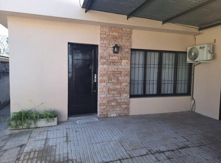 CASA ALQUILER 4 AMBIENTES ADROGUE 2