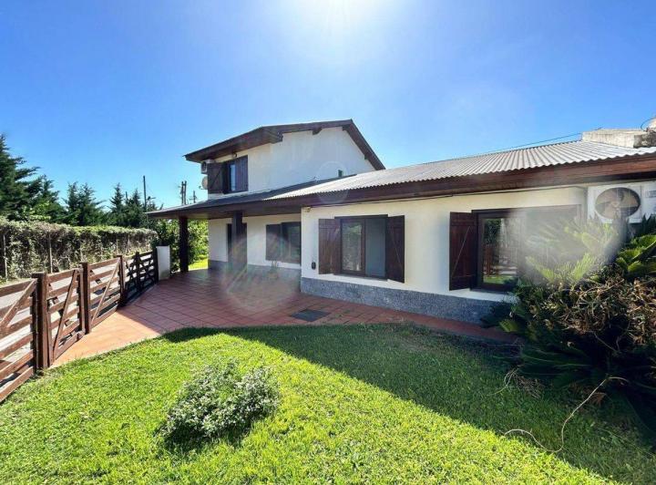 Casa 7 ambientes y 5 habitaciones alquiler Ezeiza 4