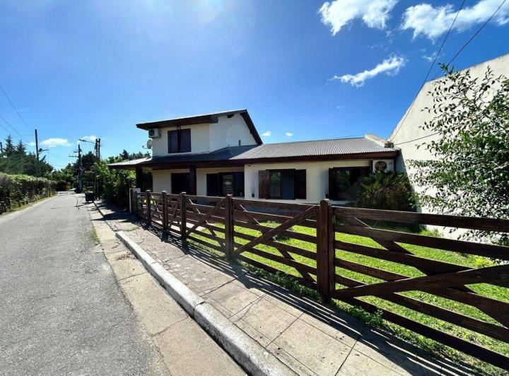 Casa 7 ambientes y 5 habitaciones alquiler Ezeiza 2