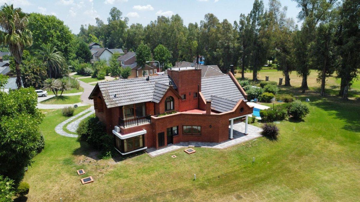 CASA EN ALQUILER 4 AMB C/PILETA EL PARAISO C. CLUB