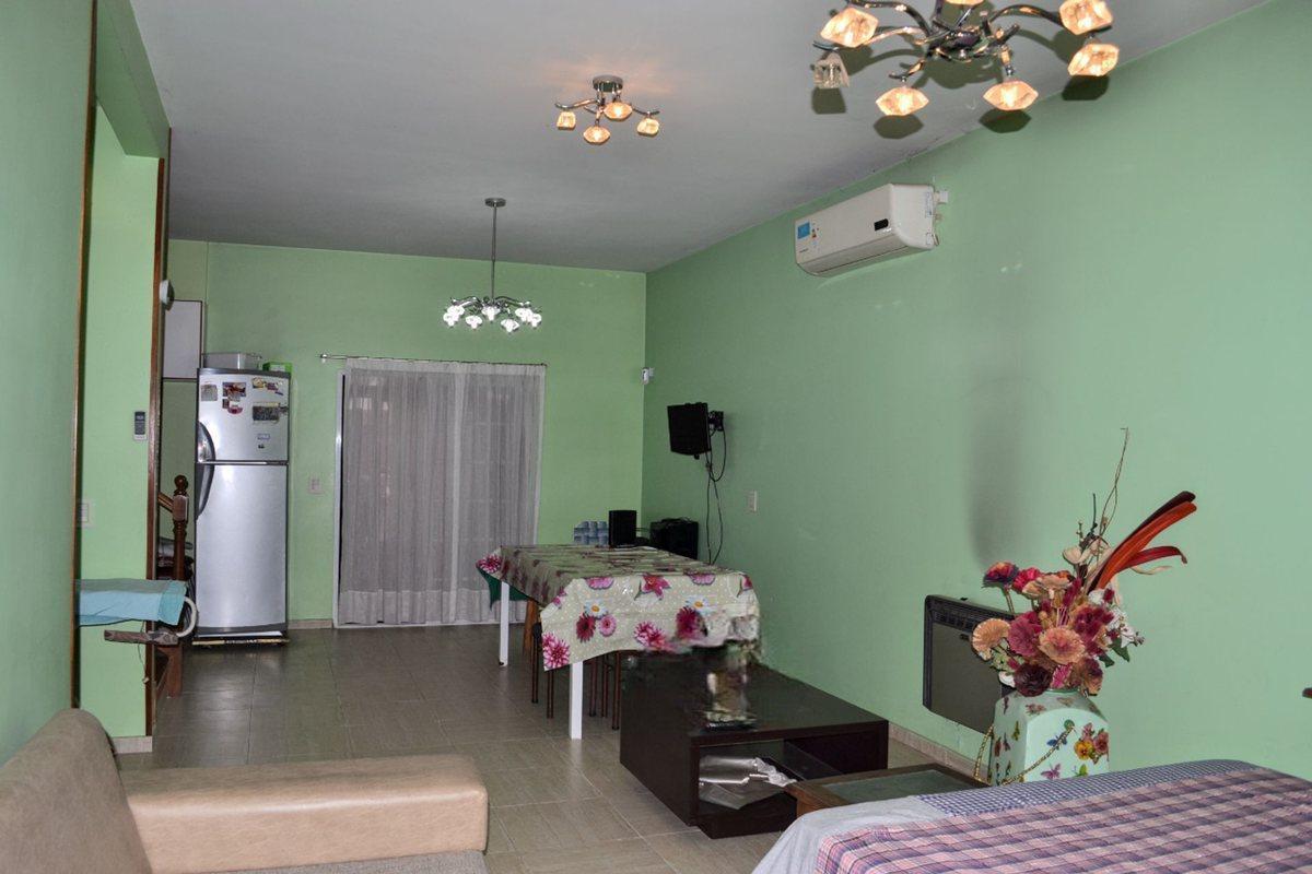 CASA 6 AMBIENTES EN VENTA MONTE GRANDE