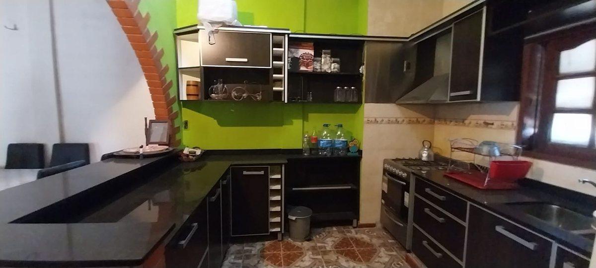 CASA  5 AMBIENTES VENTA  LOMAS DE ZAMORA MAS DEPTO