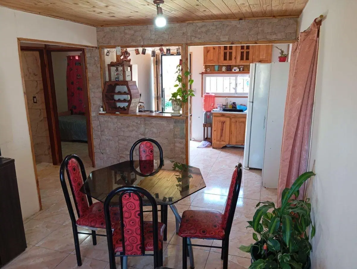 CASA 3 AMBIENTES VENTA GLEW BARRIO SANTA ANA 2
