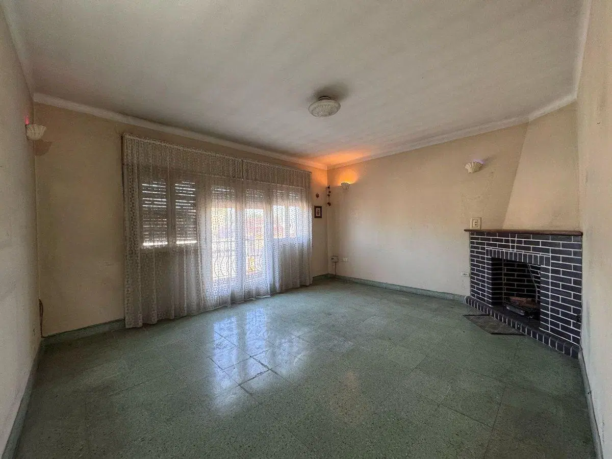 CASA 4 AMBIENTES VENTA JOSE MARMOL LOCAL Y GARAJE 5