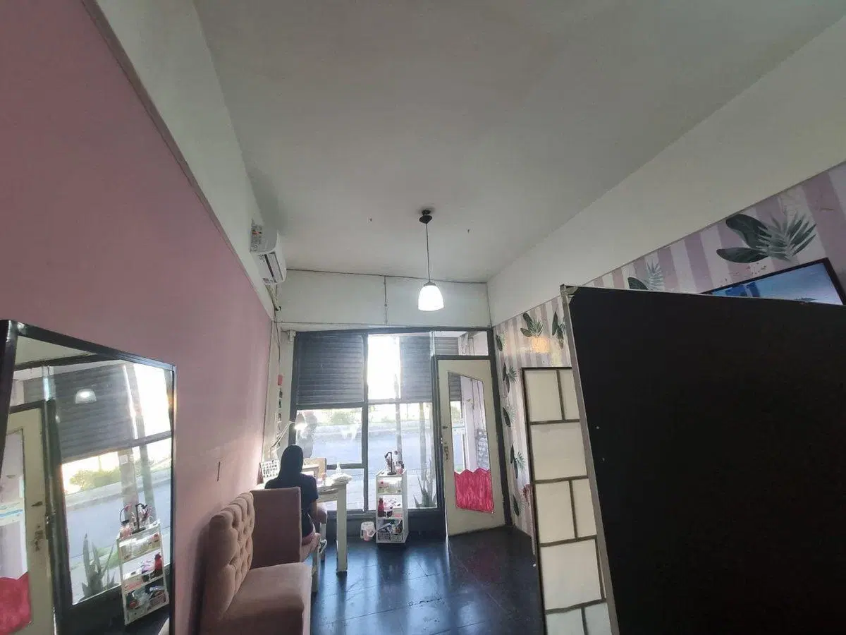 LOCAL VENTA HIPOLITO IRIGOYEN 7100 LOMAS DE ZAMORA 5