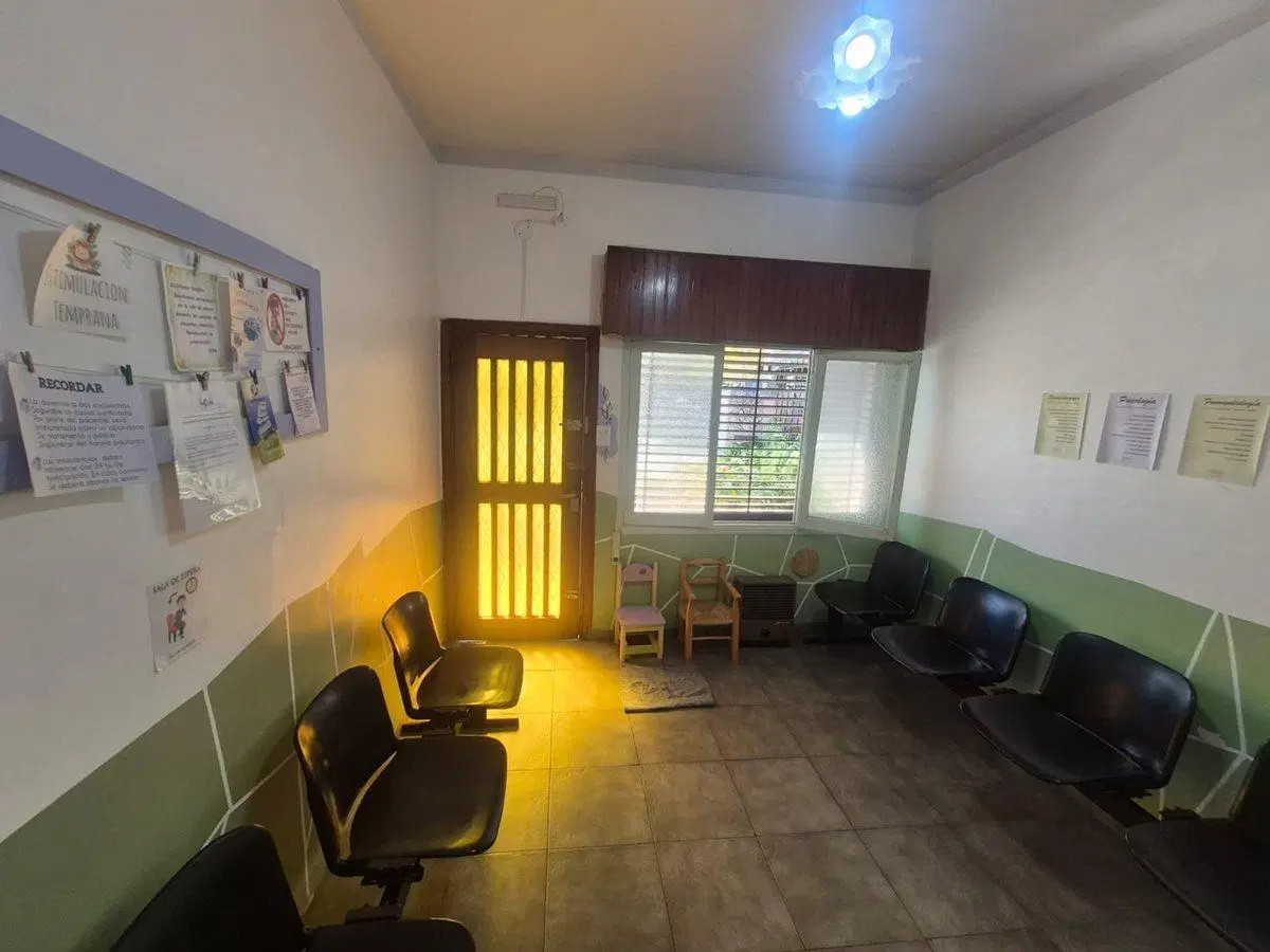 CASA 3 AMBIENTES EN VENTA CENTRO DE GLEW APTA CRED 4