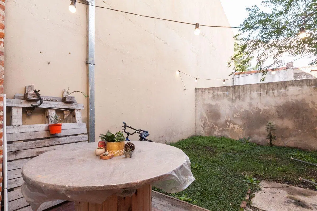 Dúplex 3 amb. VENTA Temperley, cochera y jardín 8