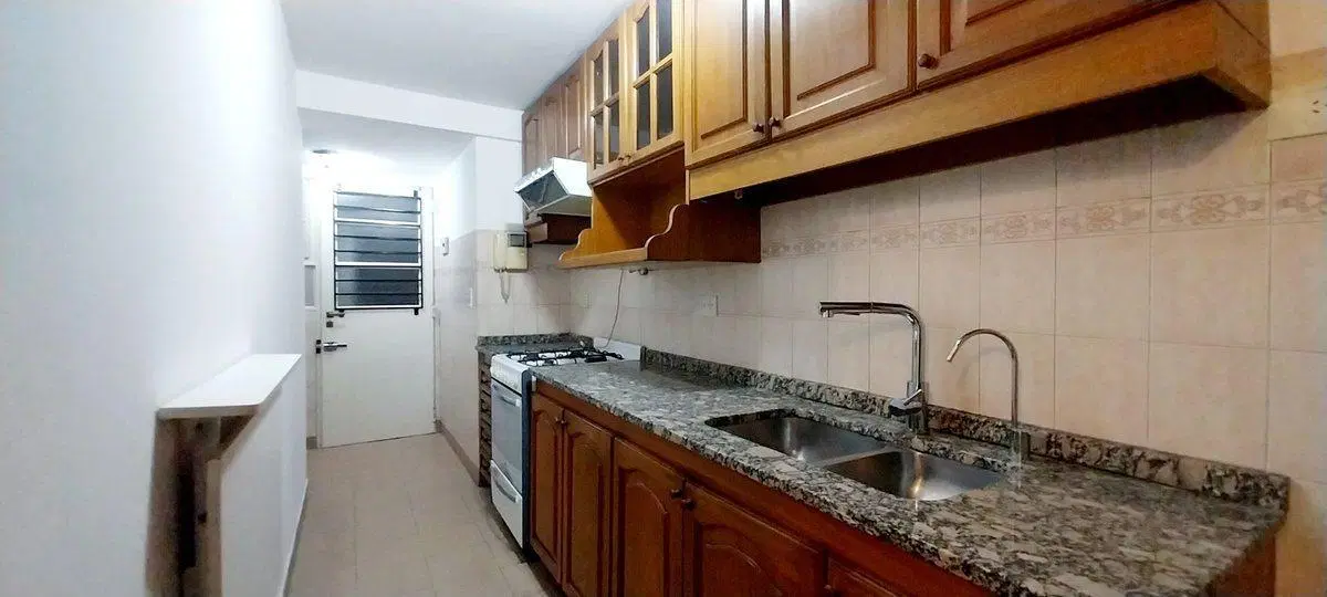 Depto 2 ambientes c/balcon Alquiler, Avellaneda 2