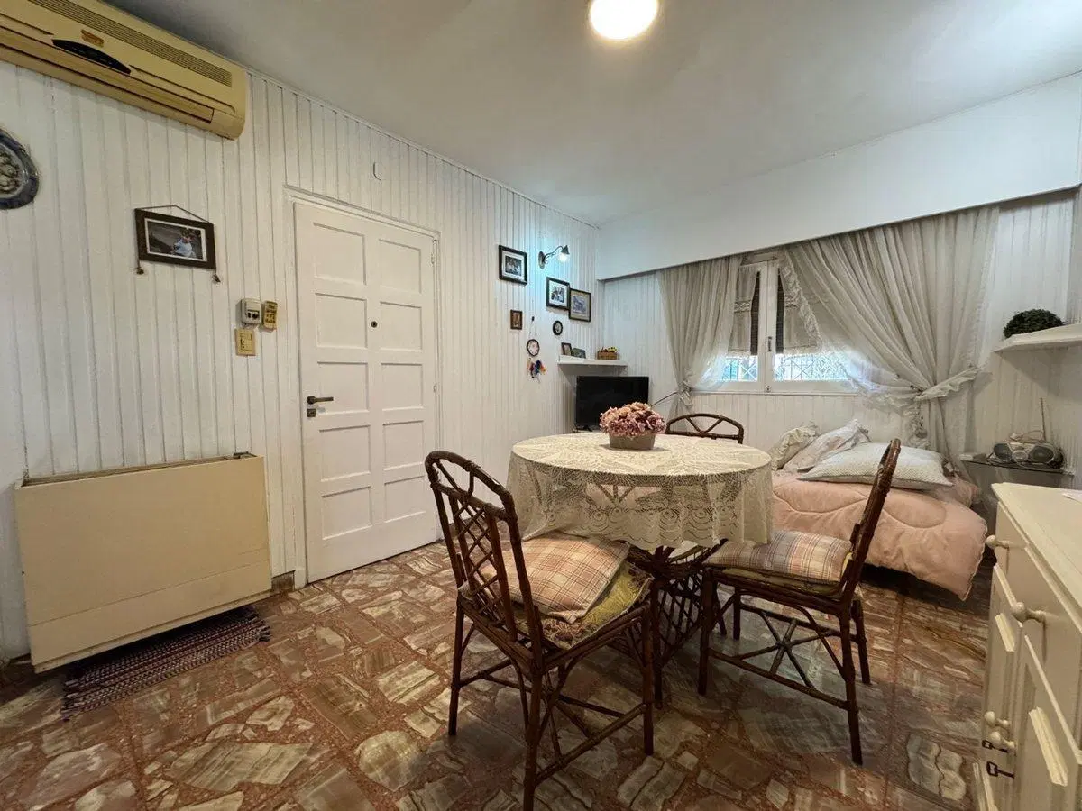 CASA 3 AMB C/PATIO Y GGE. EN VENTA CLAYPOLE 2