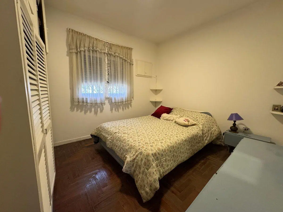 CASA 3 AMB C/PATIO Y GGE. EN VENTA CLAYPOLE 4