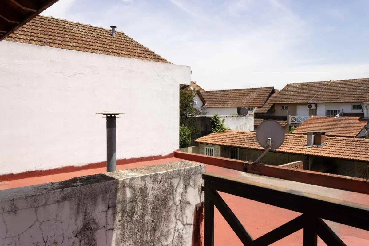 VENTA CASA DUPLEX 4 AMB BARRIO LOS ROBLES BURZACO 3