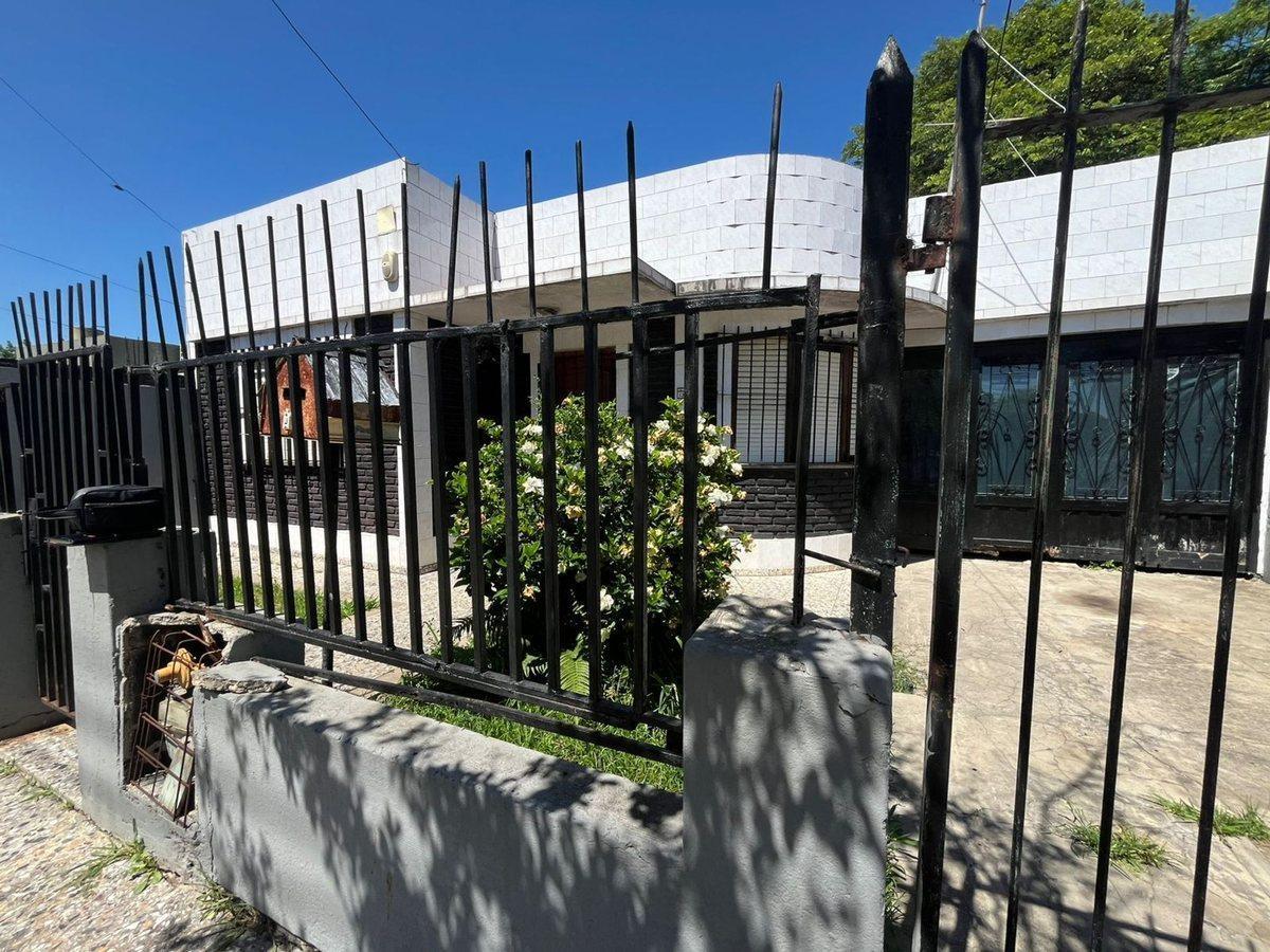 VENTA CASA 2 DORMITORIOS LOMAS APTO CREDITO