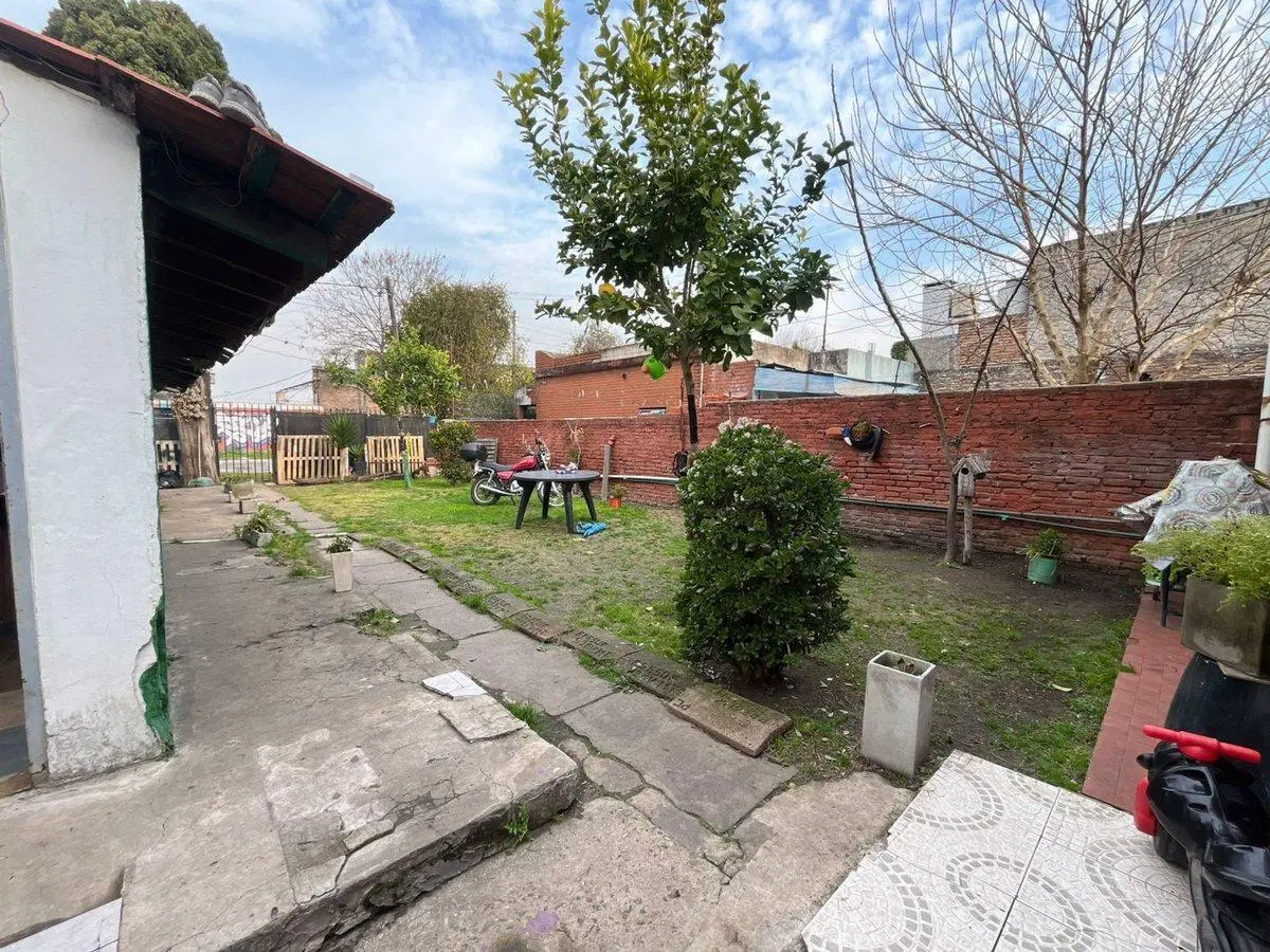 CASA EN VENTA 4 AMBIENTES TEMPERLEY FONDO LIBRE 5