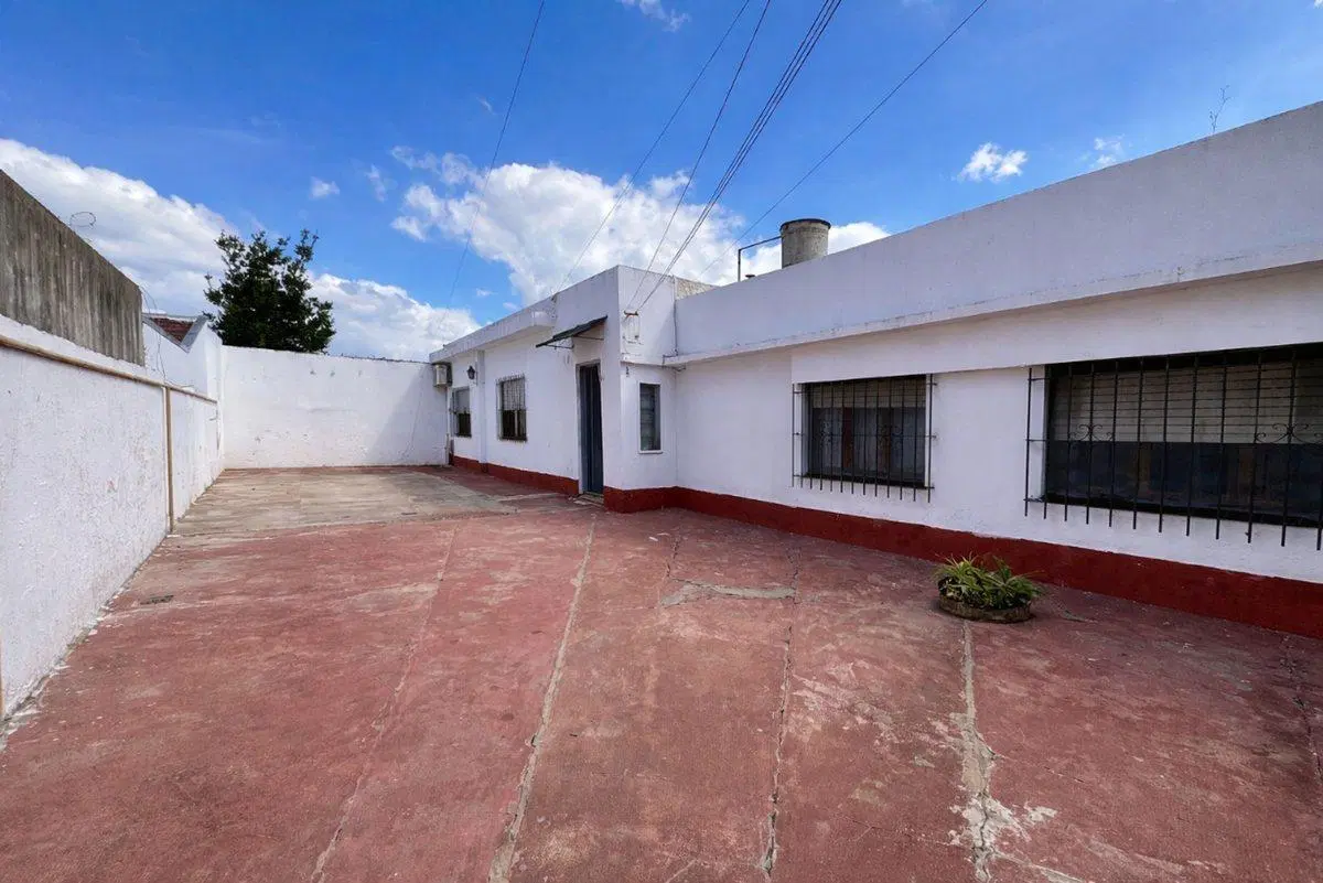 PH 3 AMBIENTES EN VENTA LOMAS DE ZAMORA CON PATIO 2