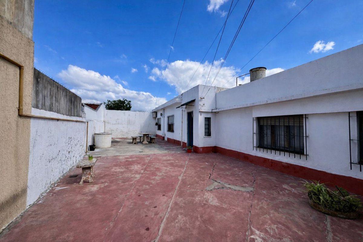 PH 3 AMBIENTES EN VENTA LOMAS DE ZAMORA CON PATIO