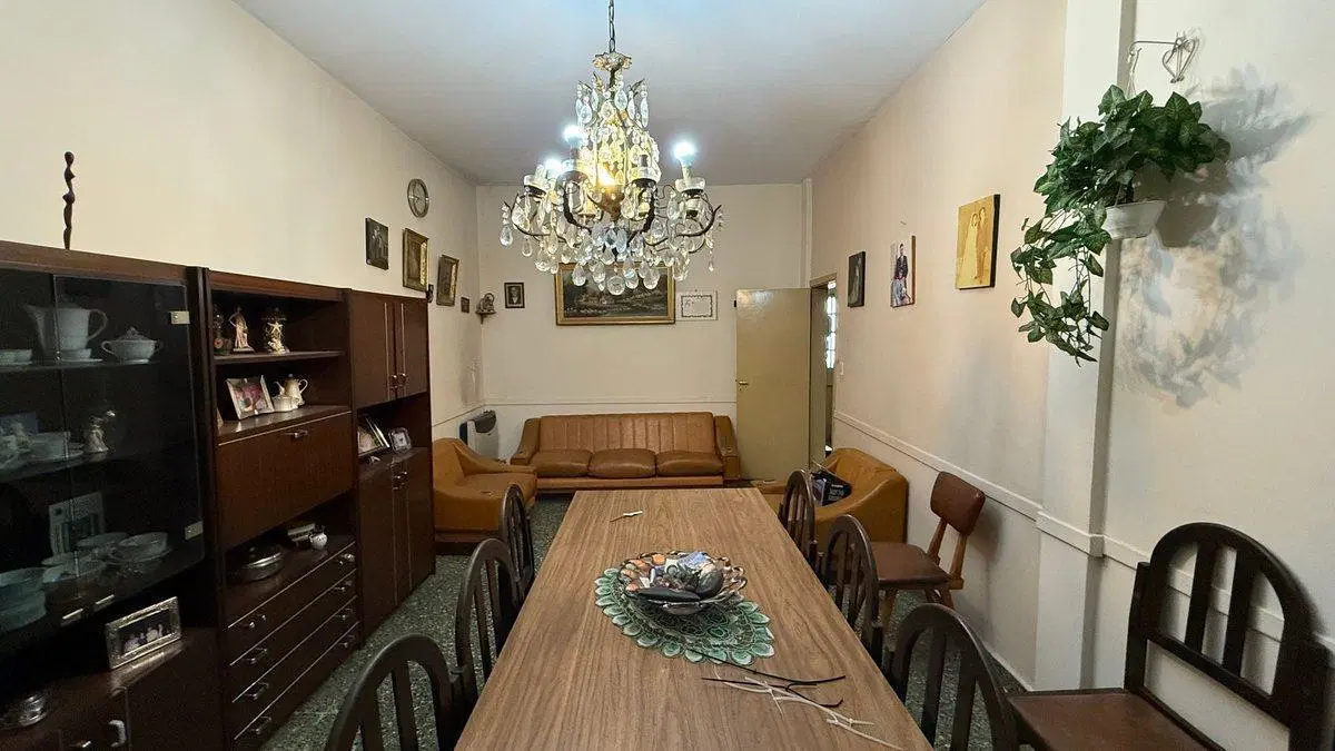 CASA EN VENTA 4 AMB + GALPON Y LOCAL EN BANFIELD 2
