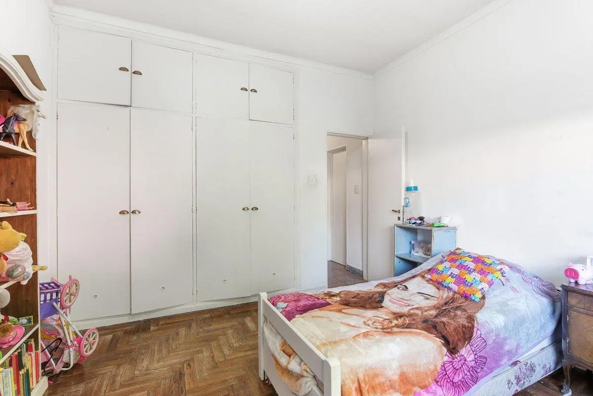 VENTA CASA CON TERRENO EN ADROGUE 2
