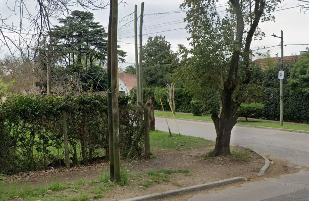 LOTE COMERCIAL EN VENTA, CASA A RECICLAR O DEMOLER 3