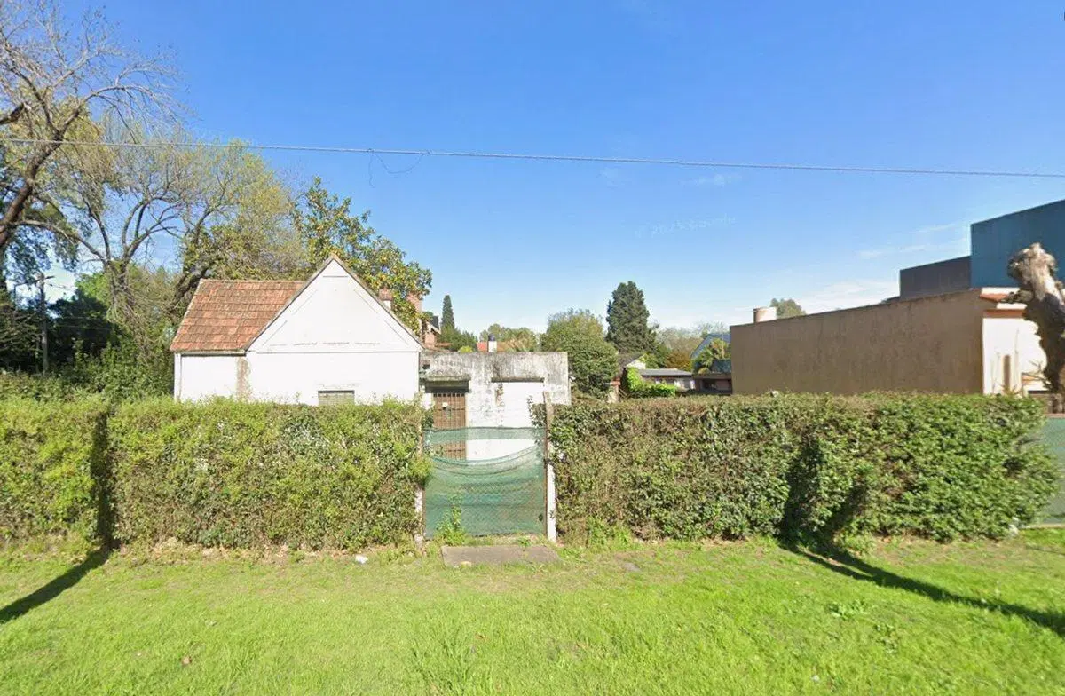 LOTE COMERCIAL EN VENTA, CASA A RECICLAR O DEMOLER 2