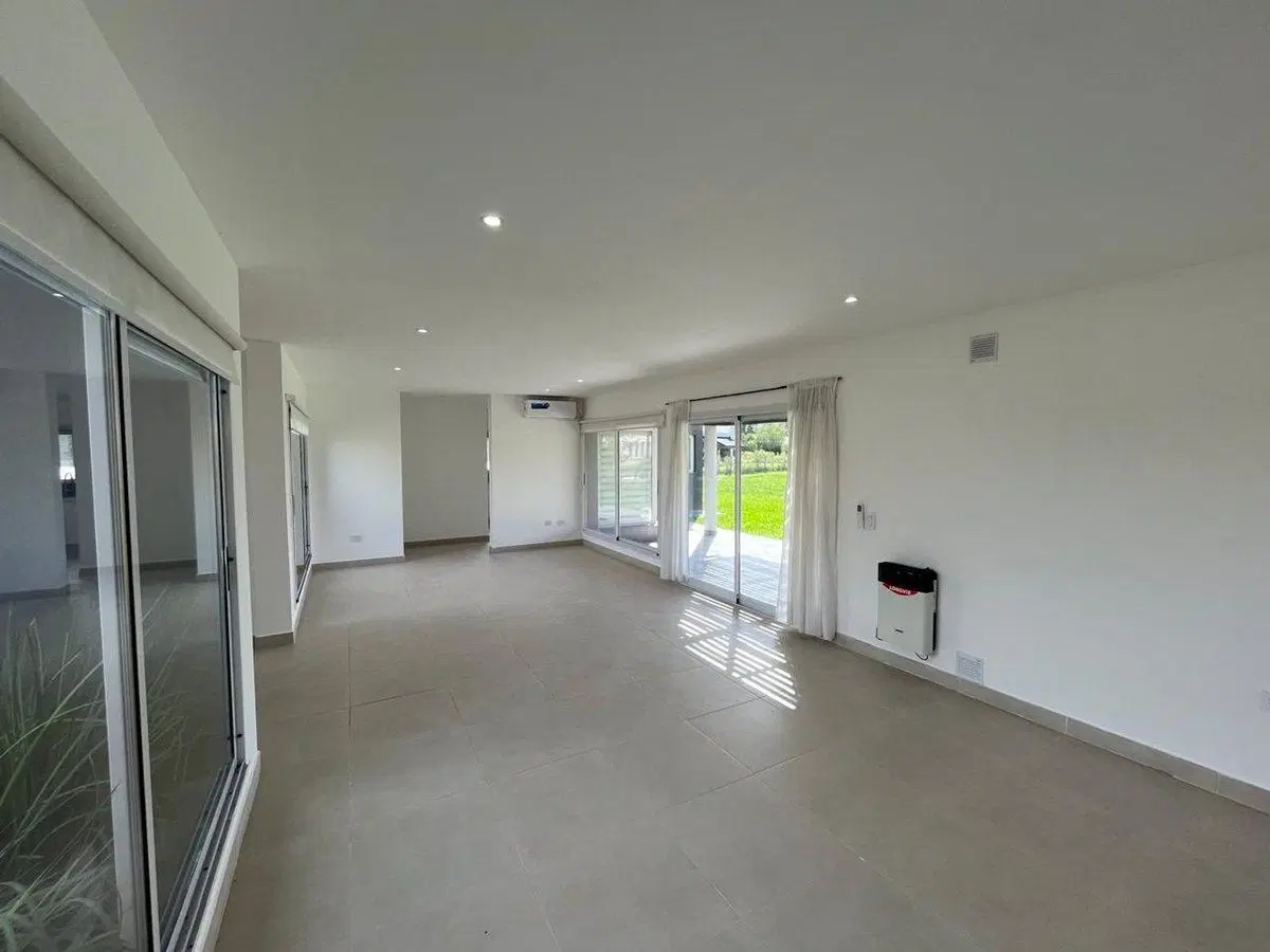 CASA 4 AMBIENTES VENTA SANTA INES CANNING 4