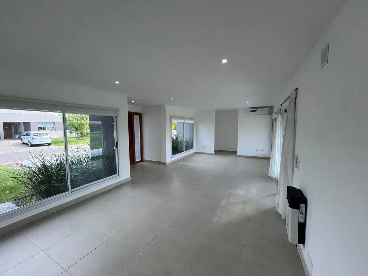 CASA 4 AMBIENTES VENTA SANTA INES CANNING 2