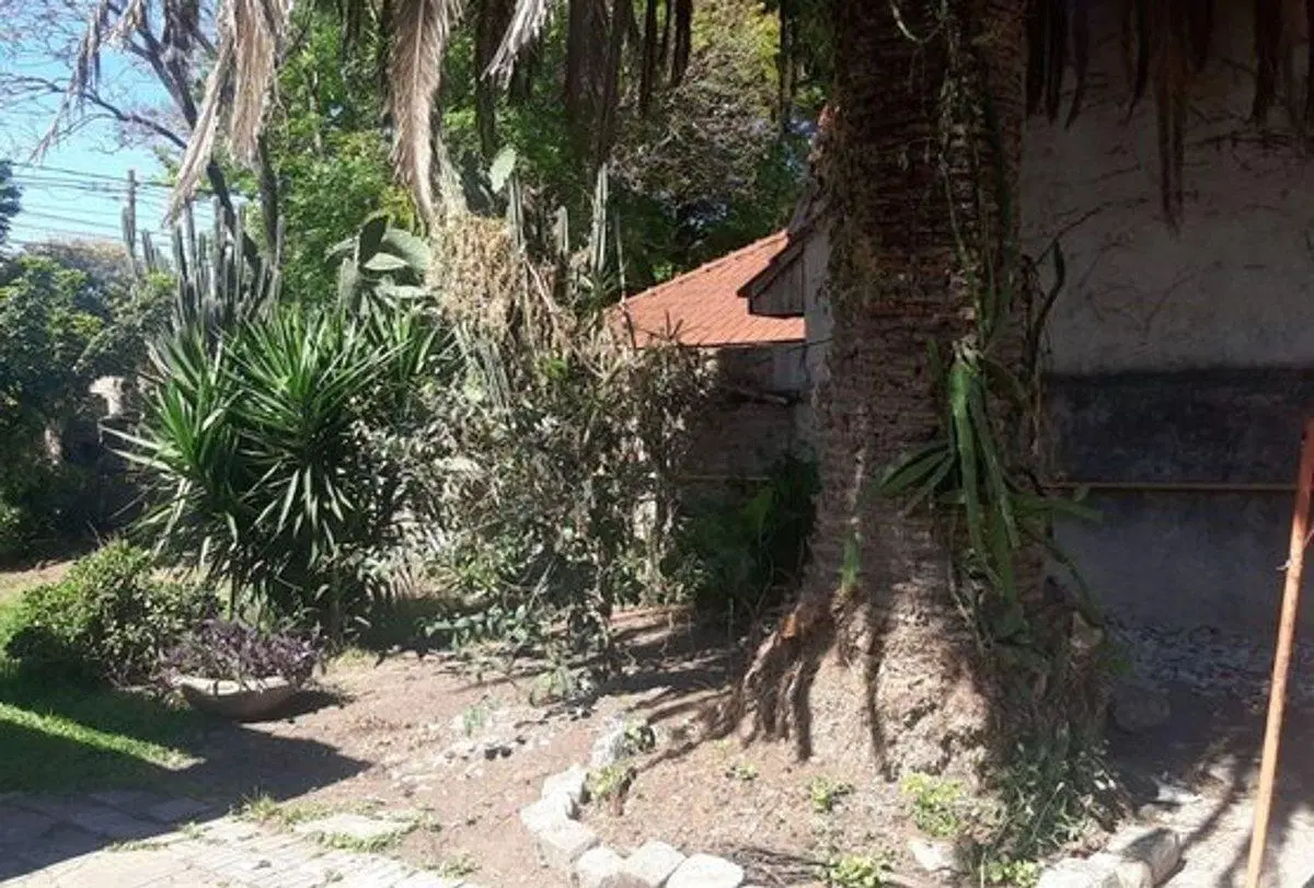 CASA 4 AMBIENTES EN VENTA EN BURZACO 5