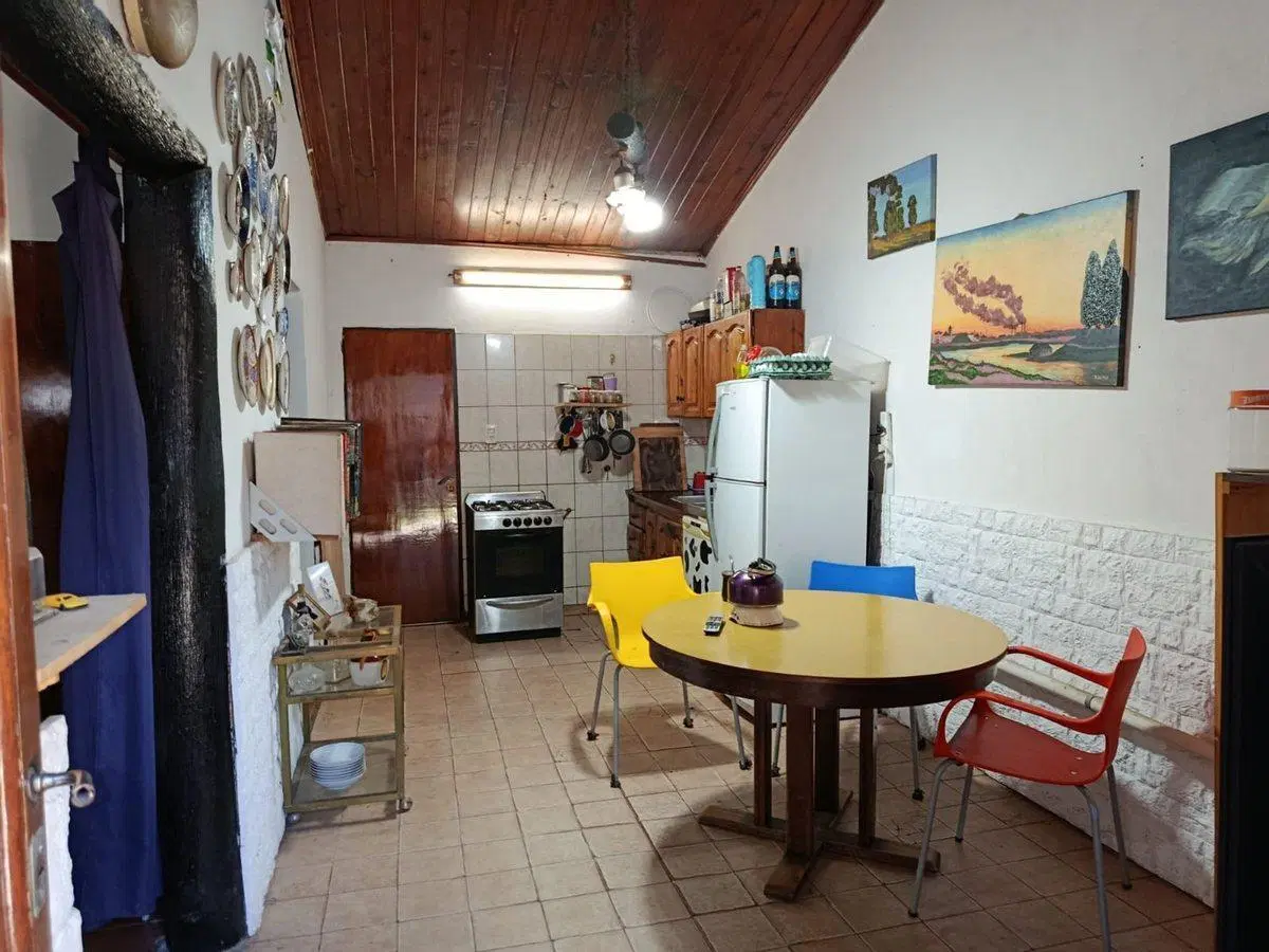 CASA CON DEPARTAMENTOS VENTA GLEW CON FONDO 4