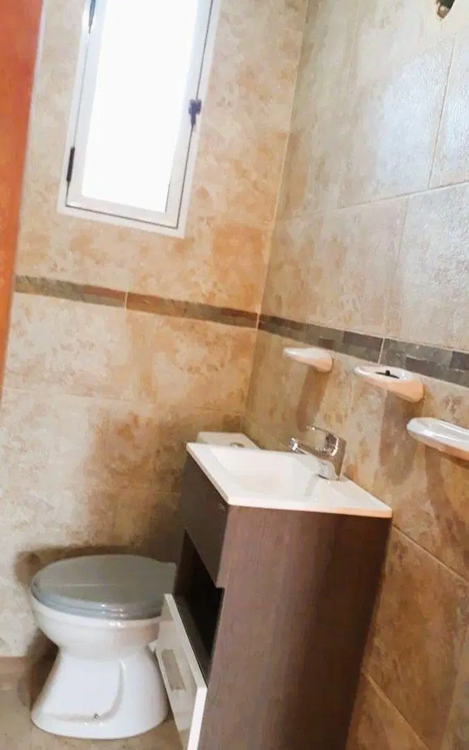 CASA CON DEPARTAMENTOS VENTA GLEW CON FONDO 5