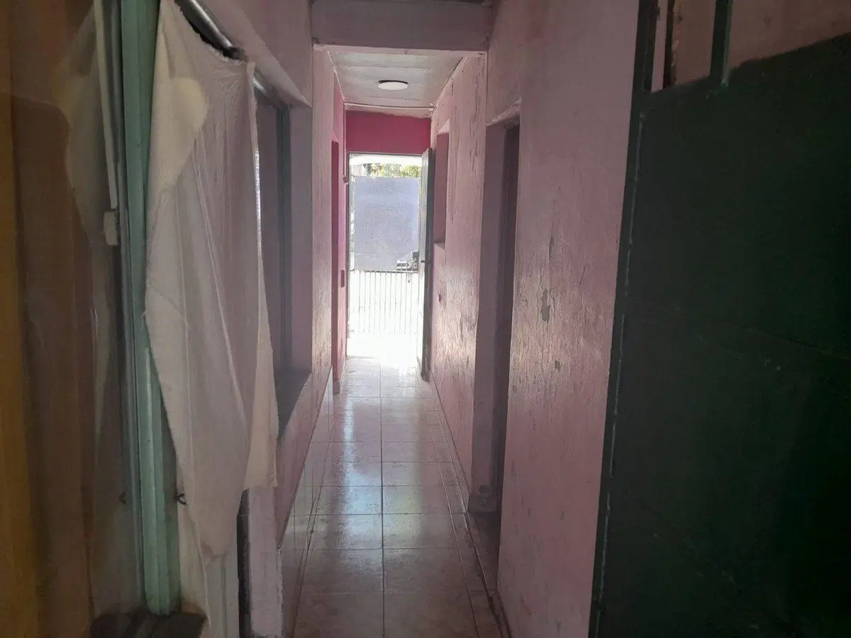 CASA 4 AMBIENTES EN VENTA CON PATIO MAS DEPTO 2