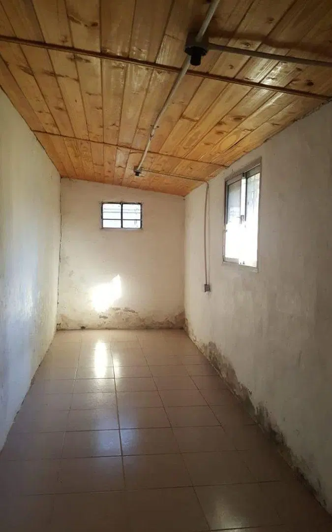 CASA Y LOCAL VENTA BURZACO FONDO LIBRE 4