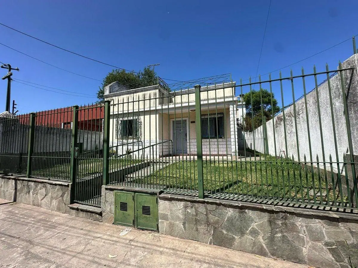 VENTA CASA 3 AMB c/ TERRAZA + 2 DPT0 2 AMB C/PATIO 5
