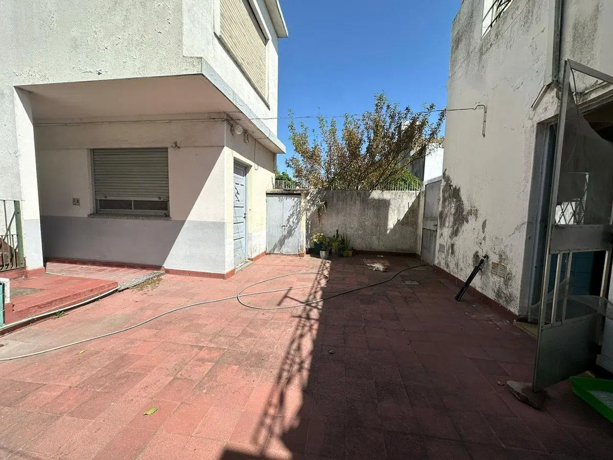 VENTA CASA 3 AMB c/ TERRAZA + 2 DPT0 2 AMB C/PATIO 3