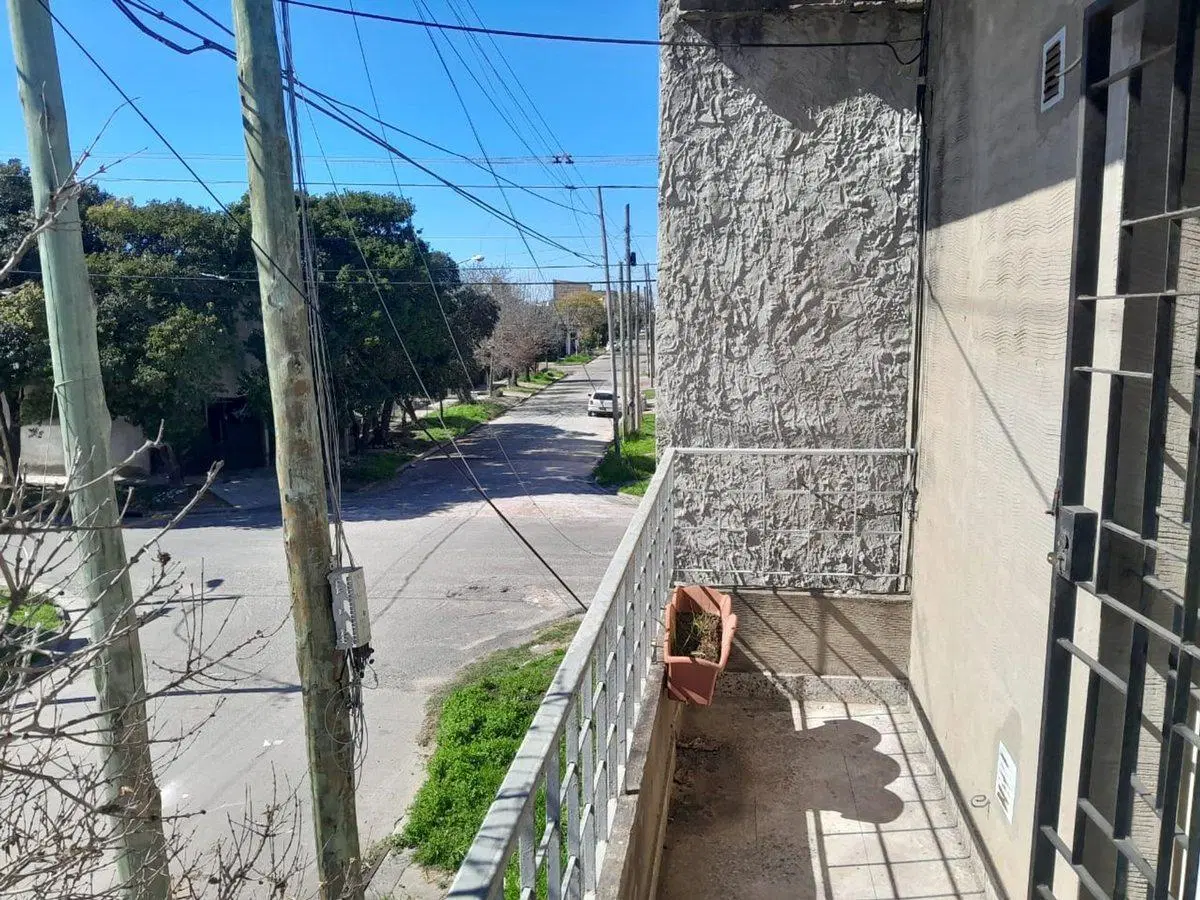 CASA MAS DOS DEPTOS EN VENTA  ISIDRO CASANOVA 5