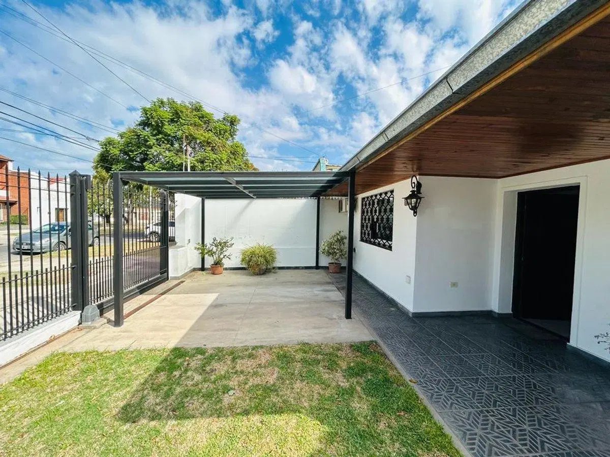 Venta casa reciclada a nueva Lomas de Zamora 2