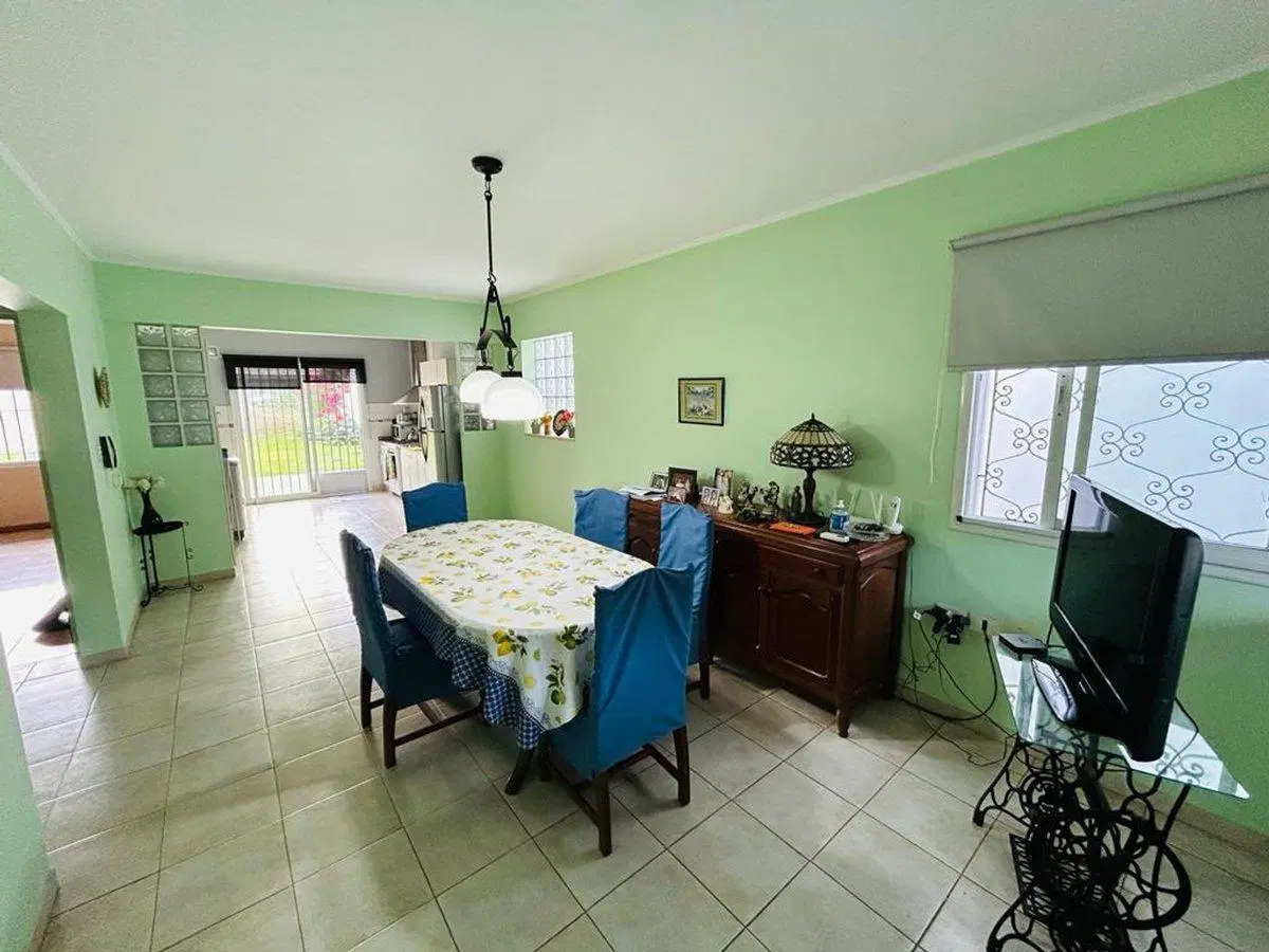 Venta casa reciclada a nueva Lomas de Zamora 4