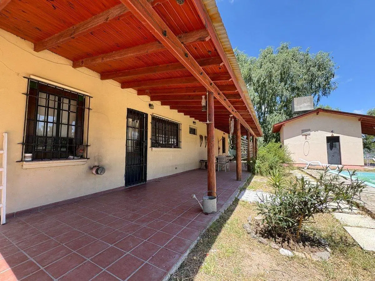 VENTA CASA 4 AMB C/1300M2 Y PILETA- ALEJANDRO KORN 3