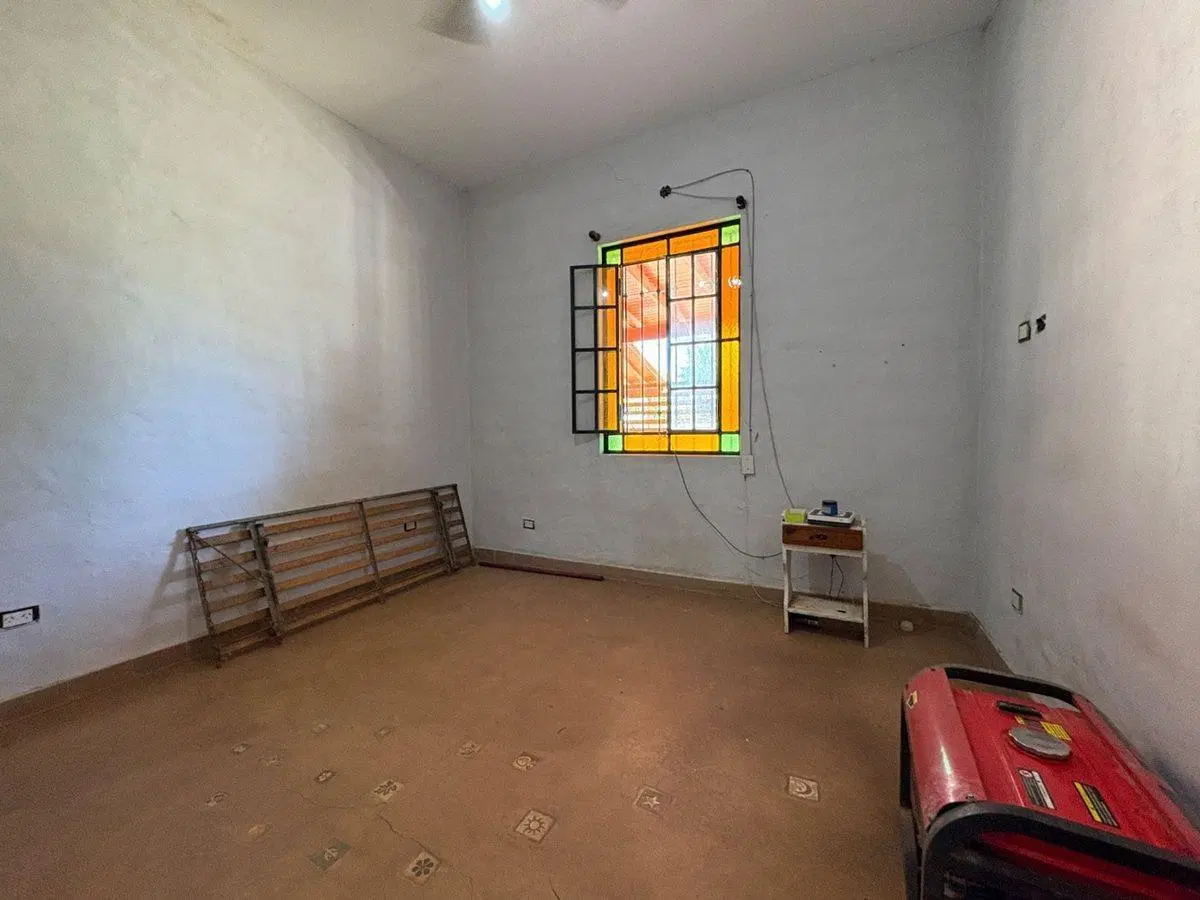 VENTA CASA 4 AMB C/1300M2 Y PILETA- ALEJANDRO KORN 2