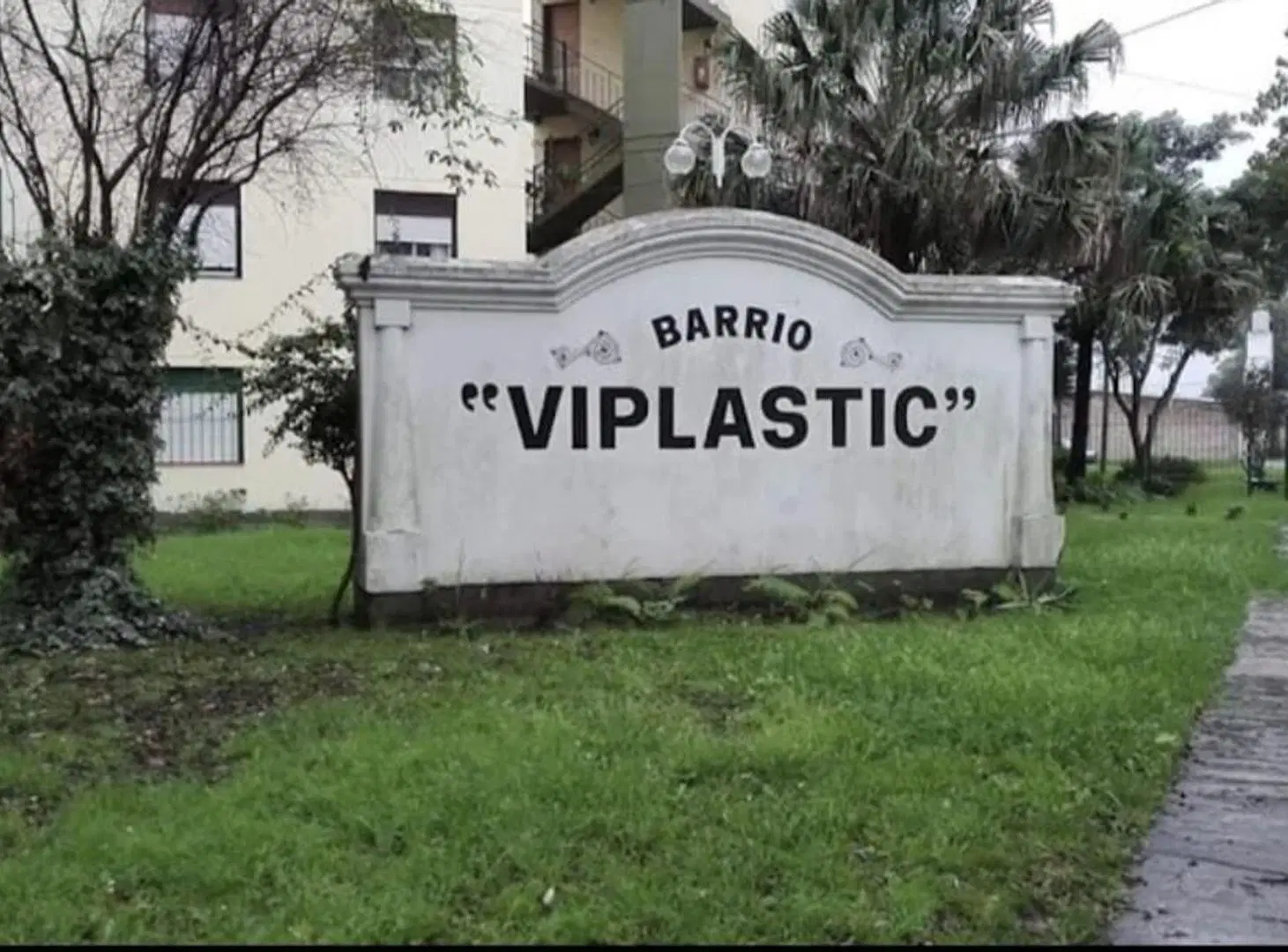 DEPARTAMENTO 4 AMB. EN VENTA BARRIO VIPLASTIC 4
