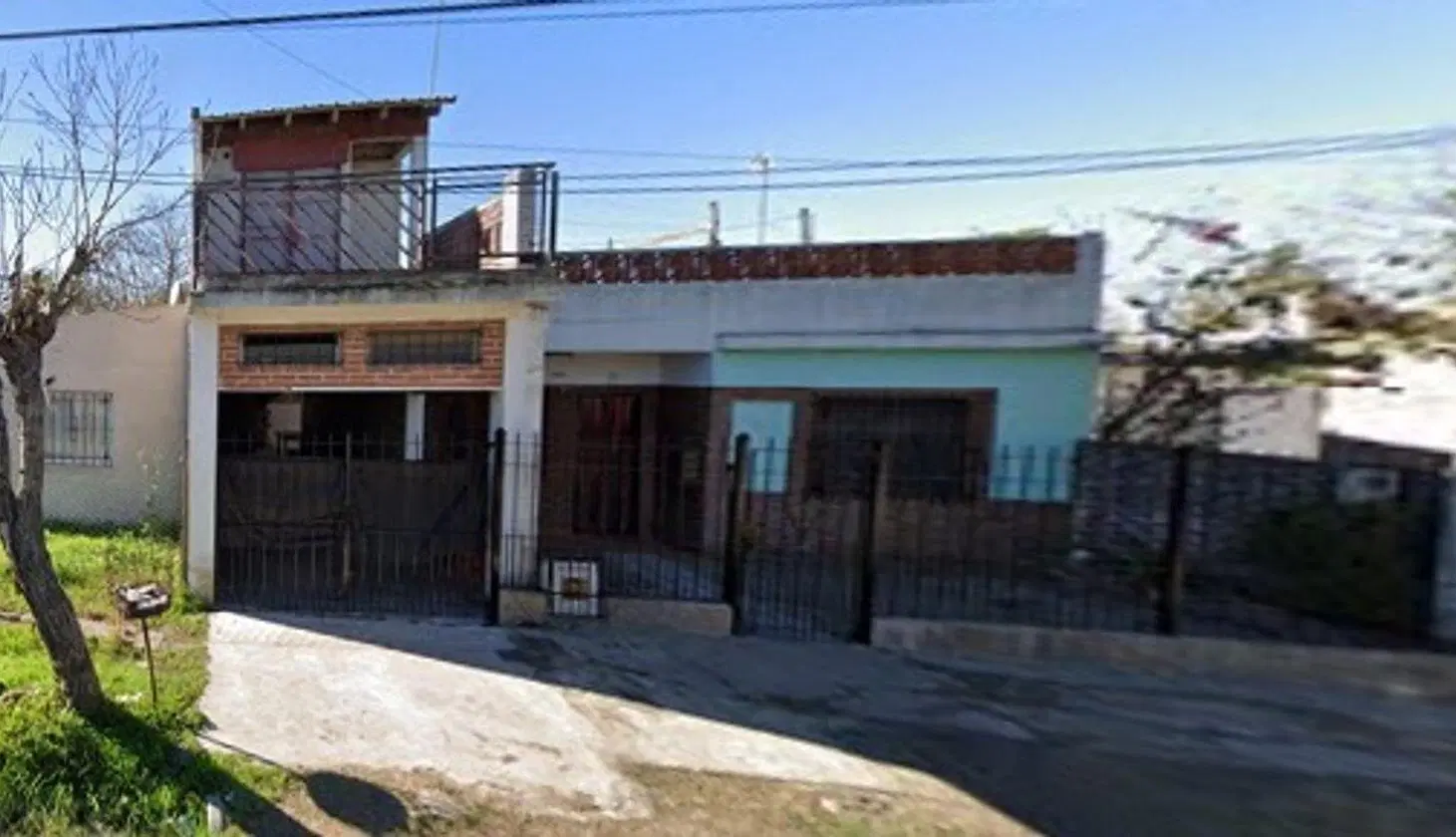 CASA 3 AMBIENTE VENTA FRENTE CLEYPOLE 5