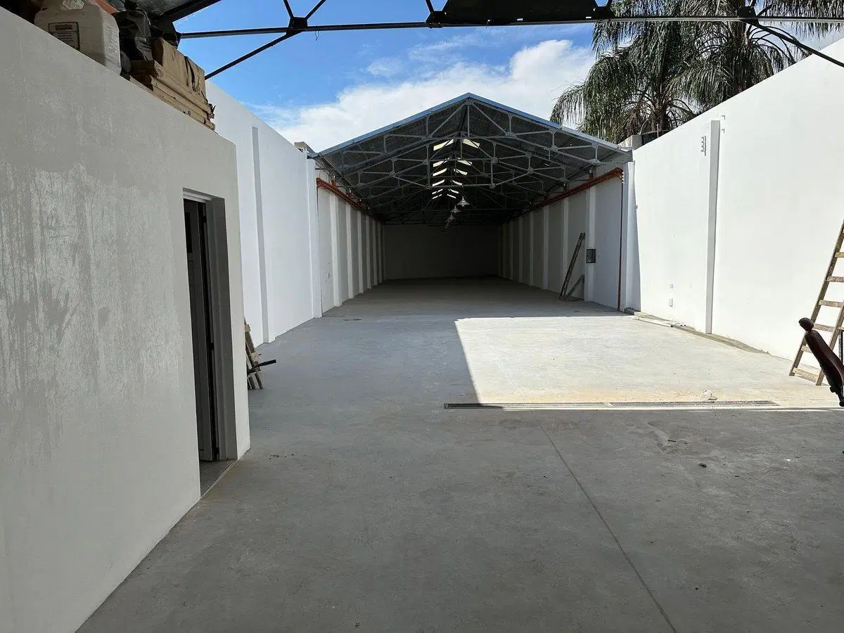VENTA GALPON/DEPOSITO CON LOCAL AL FRENTE 4