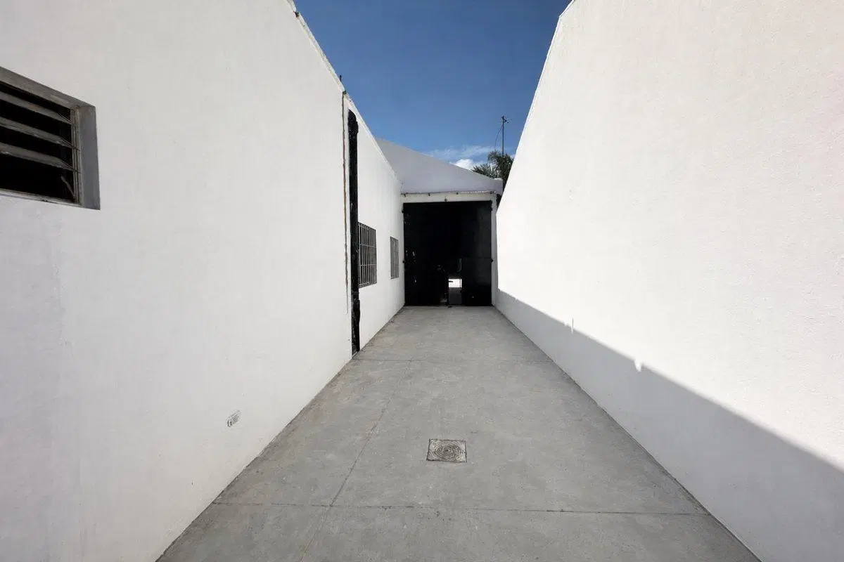 ALQUILER LOCAL COMERCIAL AL FRENTE/DEPOSITO-GALPON 3