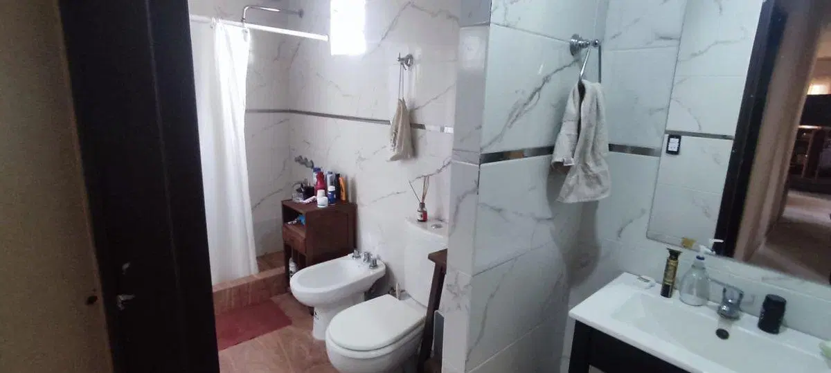 CASA 3 AMBIENTE VENTA BARRIO SANTA ANA GLEW 2